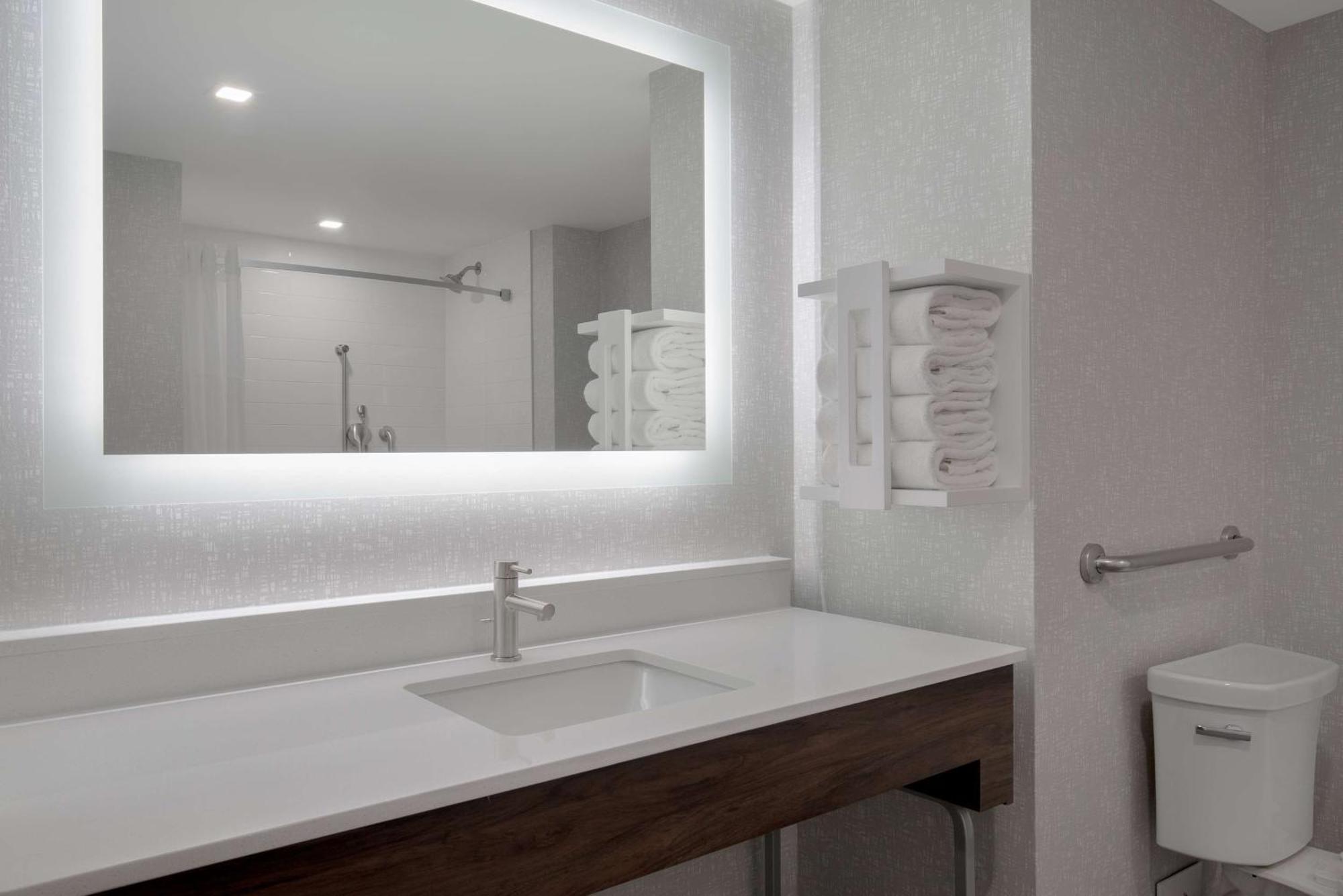Hampton Inn By Hilton Brampton - Toronto Extérieur photo