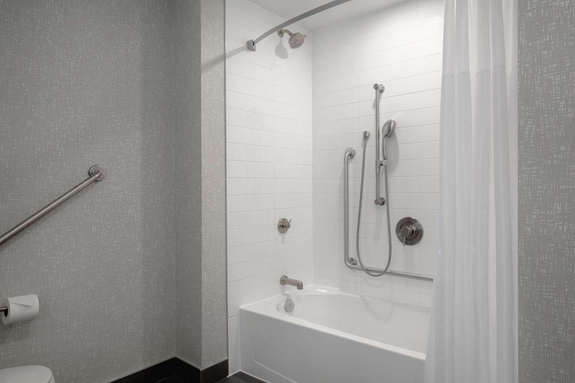 Hampton Inn By Hilton Brampton - Toronto Extérieur photo